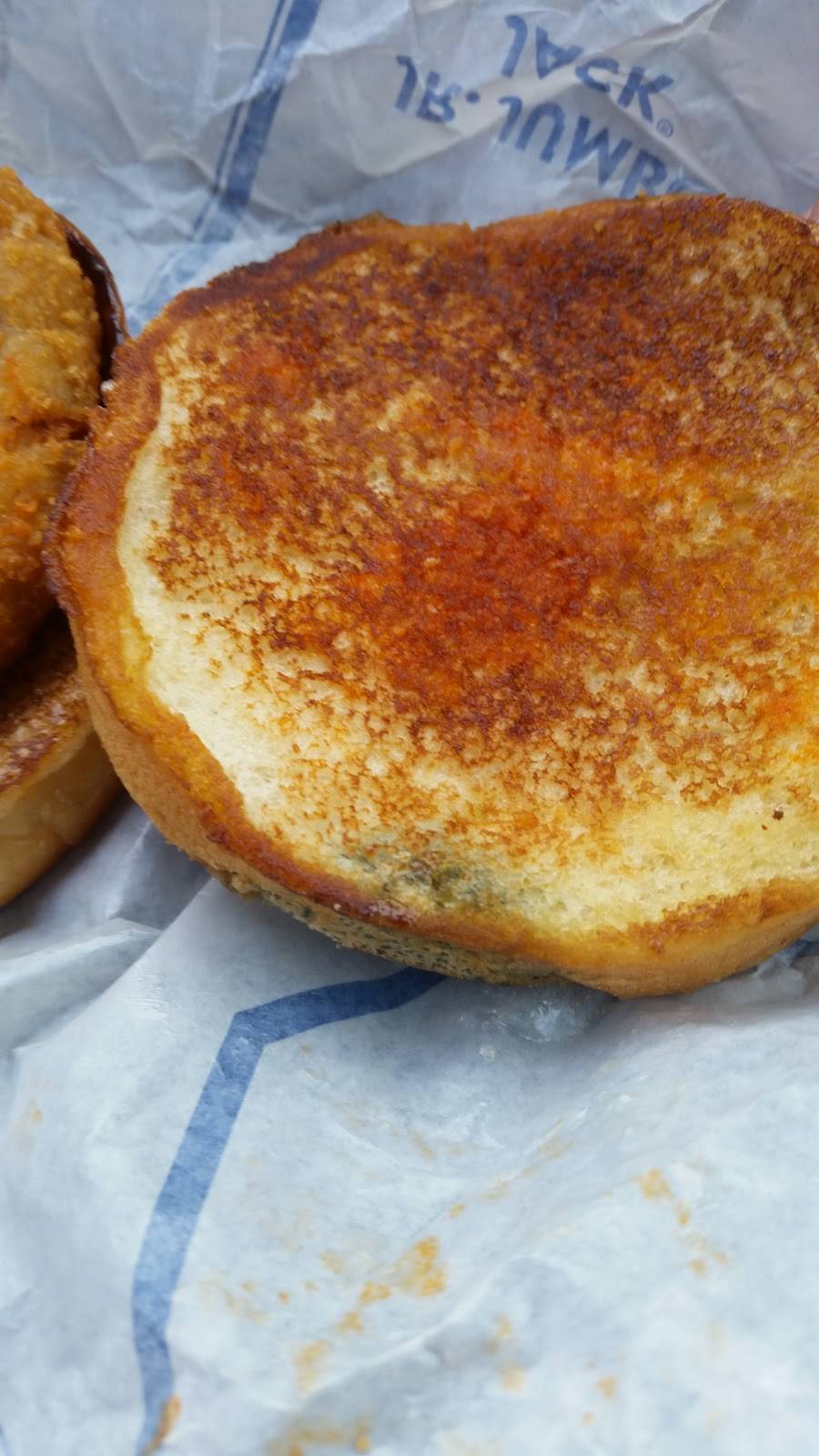 Jack in the Box | restaurant | 11615 N, I-35, San Antonio, TX 78233, USA | 2109679255 OR +1 210-967-9255