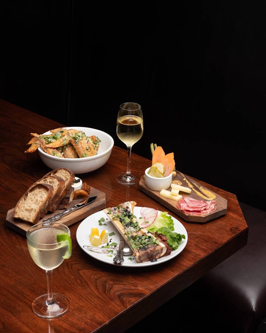 Swordfish Cocktail Club | restaurant | 220 E Coffee St, Greenville, SC 29601, USA | 8644349519 OR +1 864-434-9519