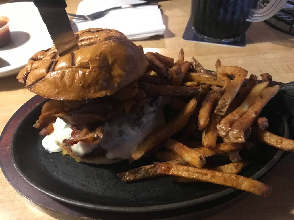 Build a Burger Pub | restaurant | 2012 Central Ave, Albany, NY 12205, USA | 5188690494 OR +1 518-869-0494