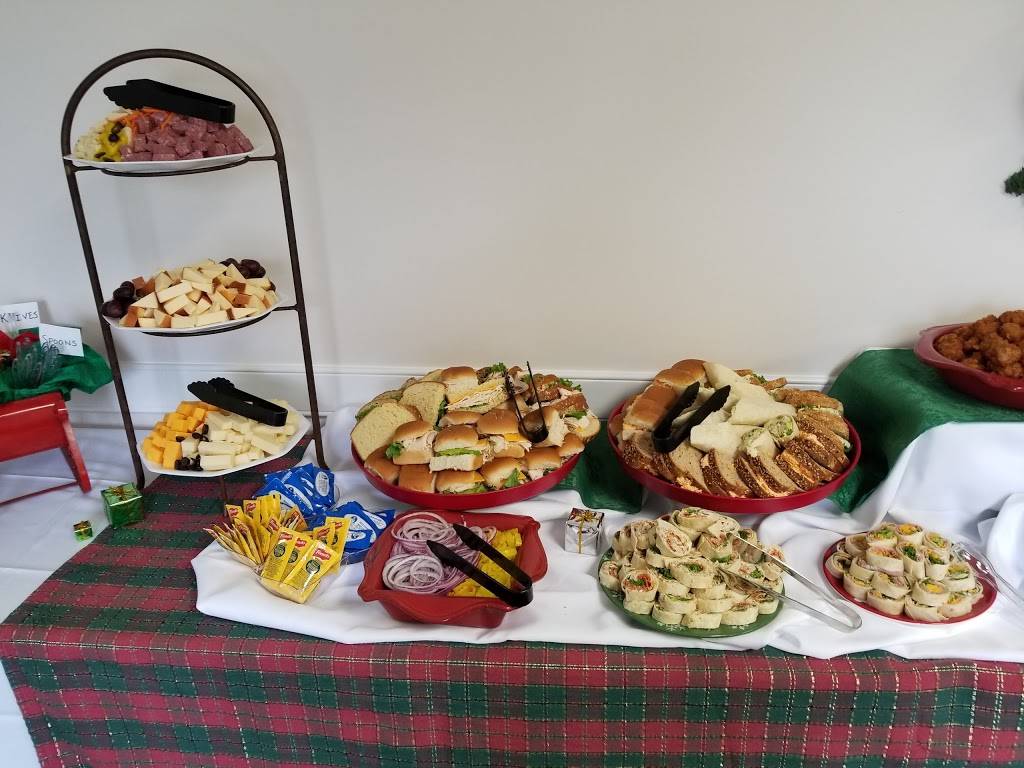 Carryout By Chrislyn | meal takeaway | 128 E 2nd St, Washington, NC 27889, USA | 2523409475 OR +1 252-340-9475