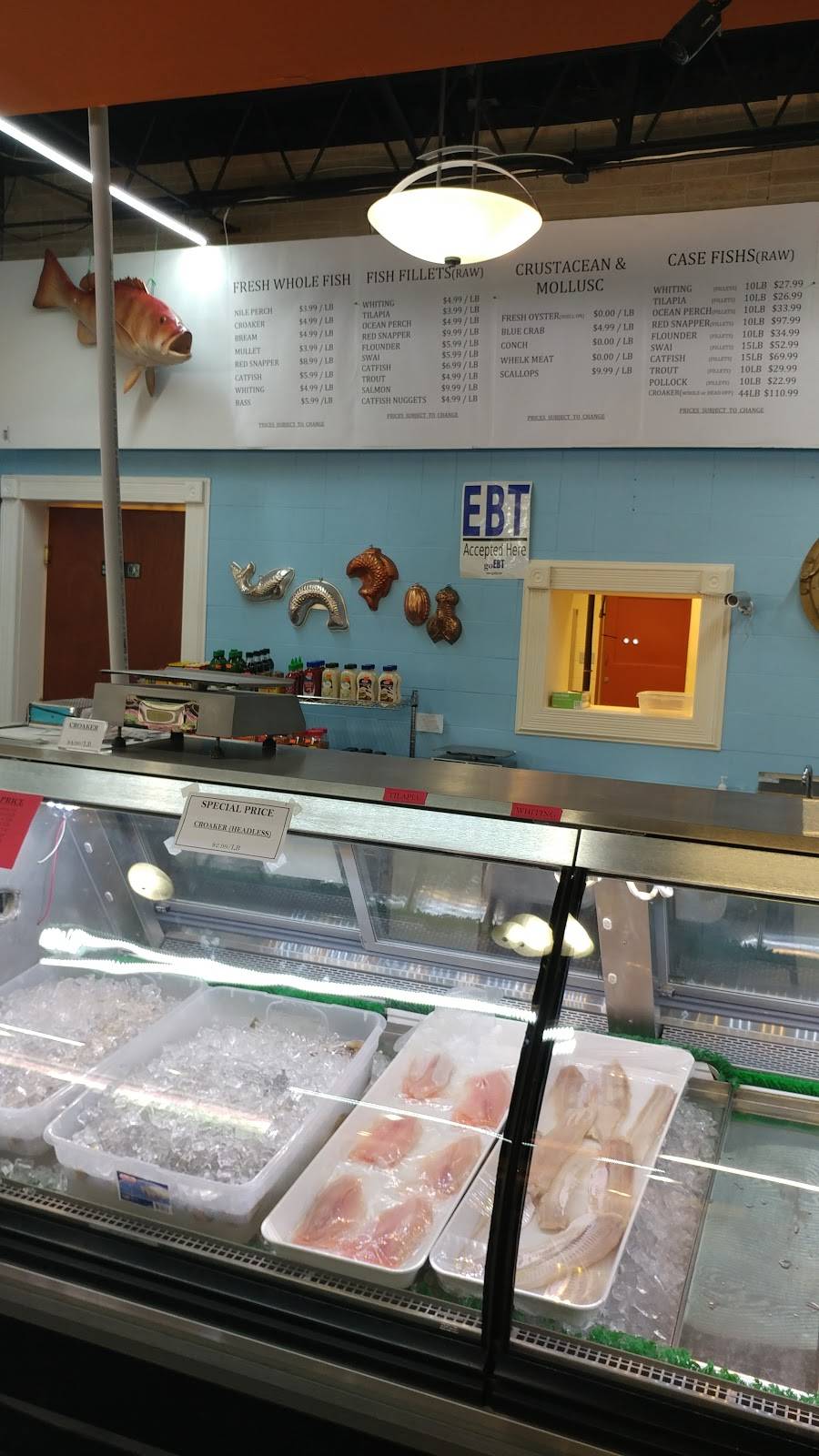 Moons Wings & Seafood Market | restaurant | 1588 Eisenhower Pkwy, Macon, GA 31206, USA | 4787818880 OR +1 478-781-8880