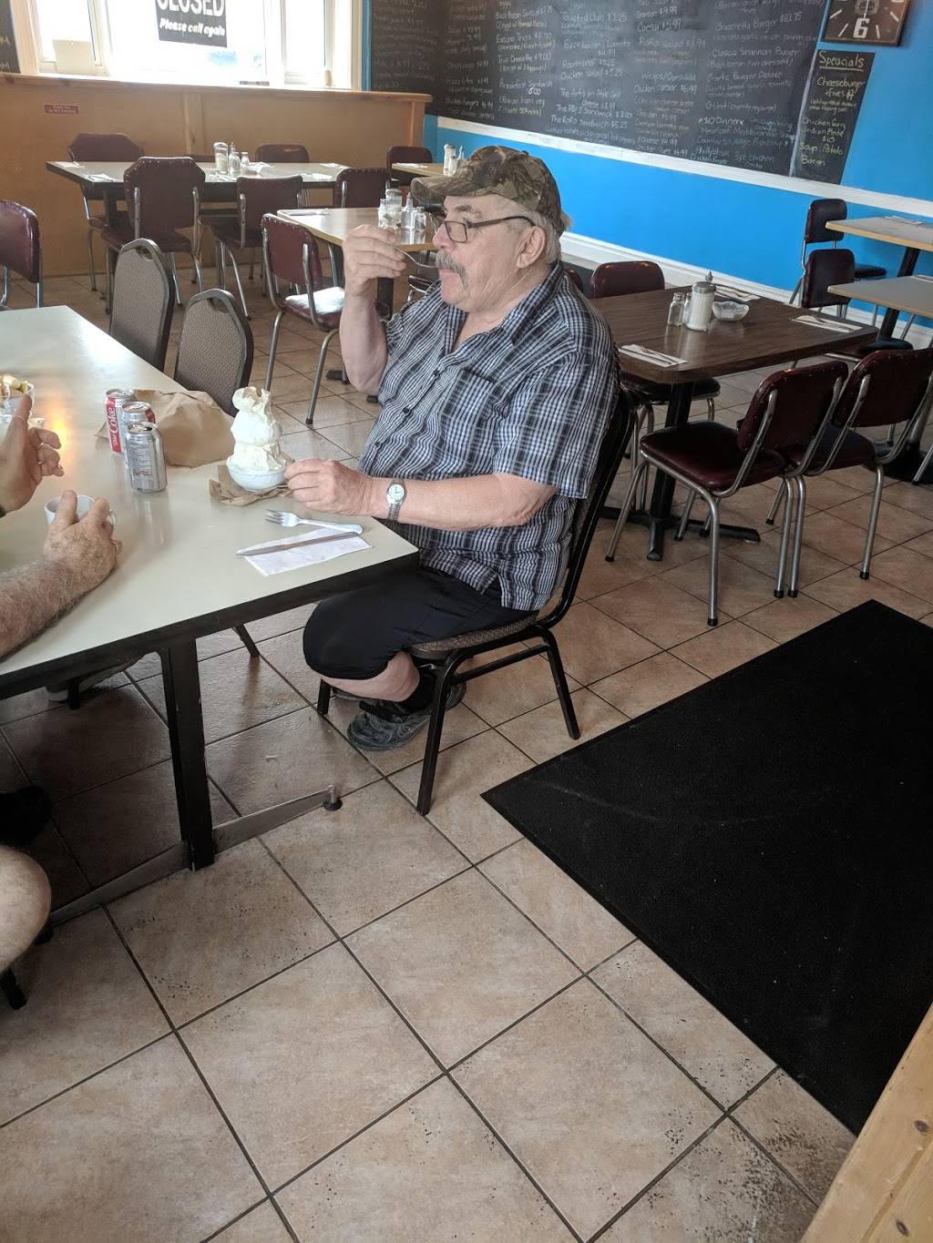 RoRos a la carte | restaurant | 133 King St, Hensall, ON N0M 1X0, Canada | 2262620953 OR +1 226-262-0953