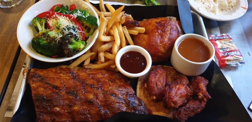 Rôtisserie St-Hubert | meal delivery | 2939 Boulevard Saint-Charles, Kirkland, QC H9H 3B5, Canada | 5143855555 OR +1 514-385-5555