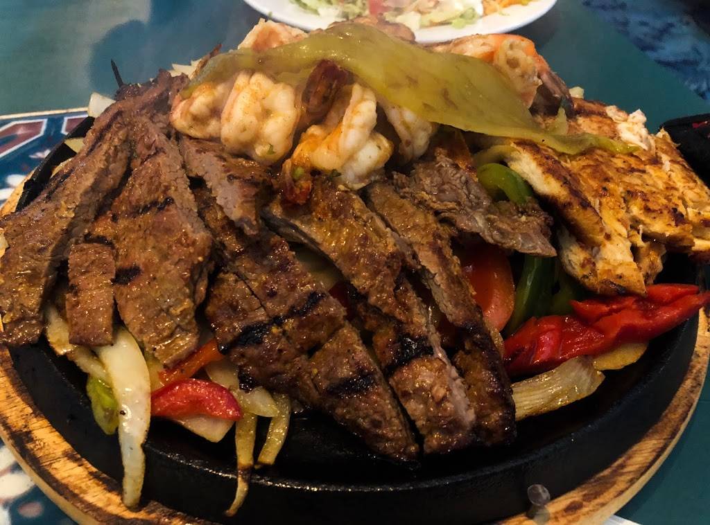 Tequilas Bar & Grill | restaurant | 13627 Victory Blvd, Van Nuys, CA 91401, USA | 8189894040 OR +1 818-989-4040