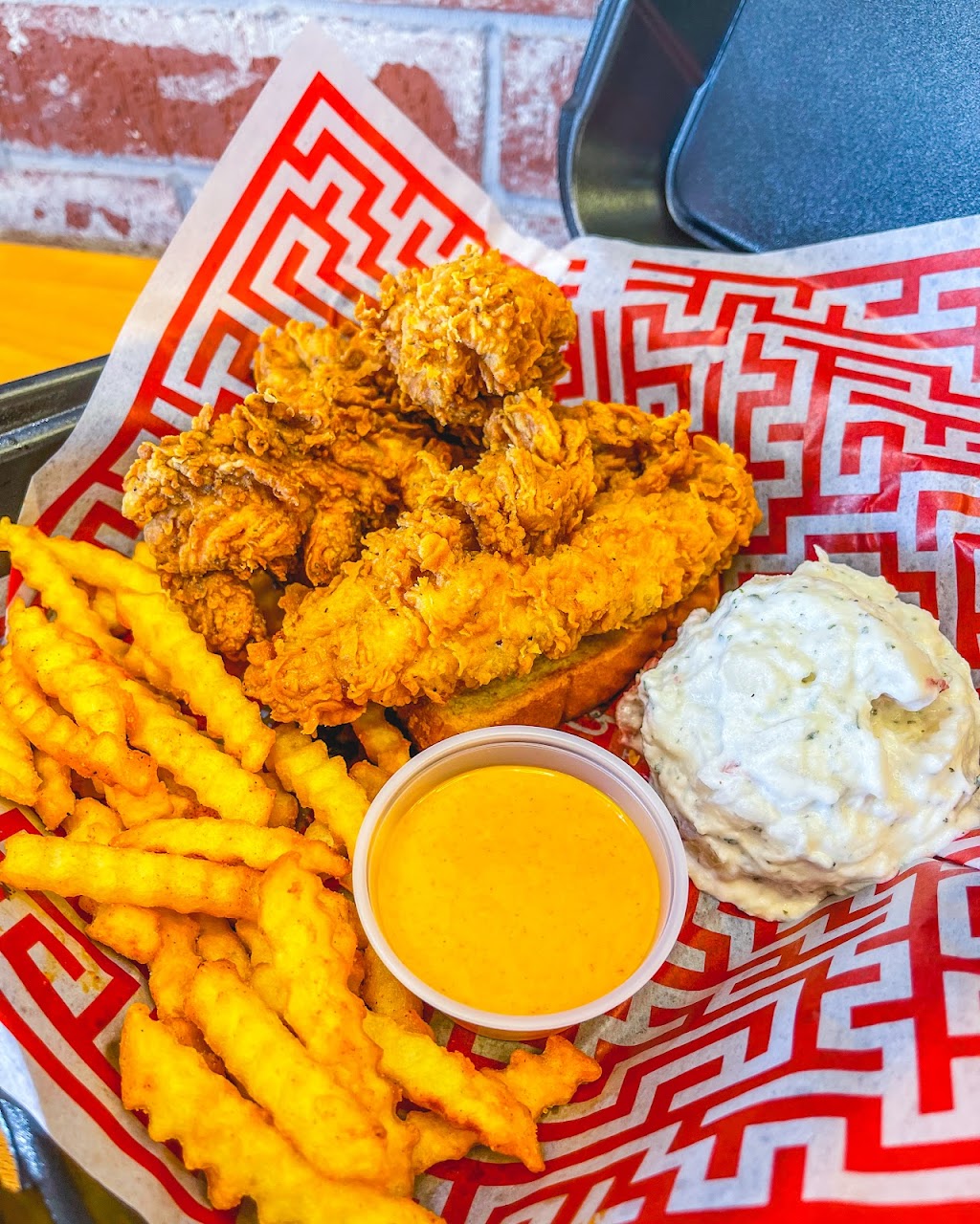 Byrds Hot Chicken Schaumburg | restaurant | 925 Roselle Rd, Schaumburg, IL 60193, USA | 2246538425 OR +1 224-653-8425