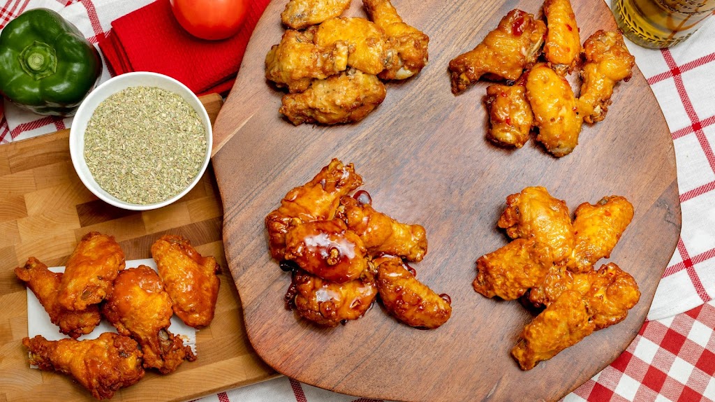 Washington Wingz | restaurant | 8118 Woodmont Ave, Bethesda, MD 20814, USA | 3016561450 OR +1 301-656-1450
