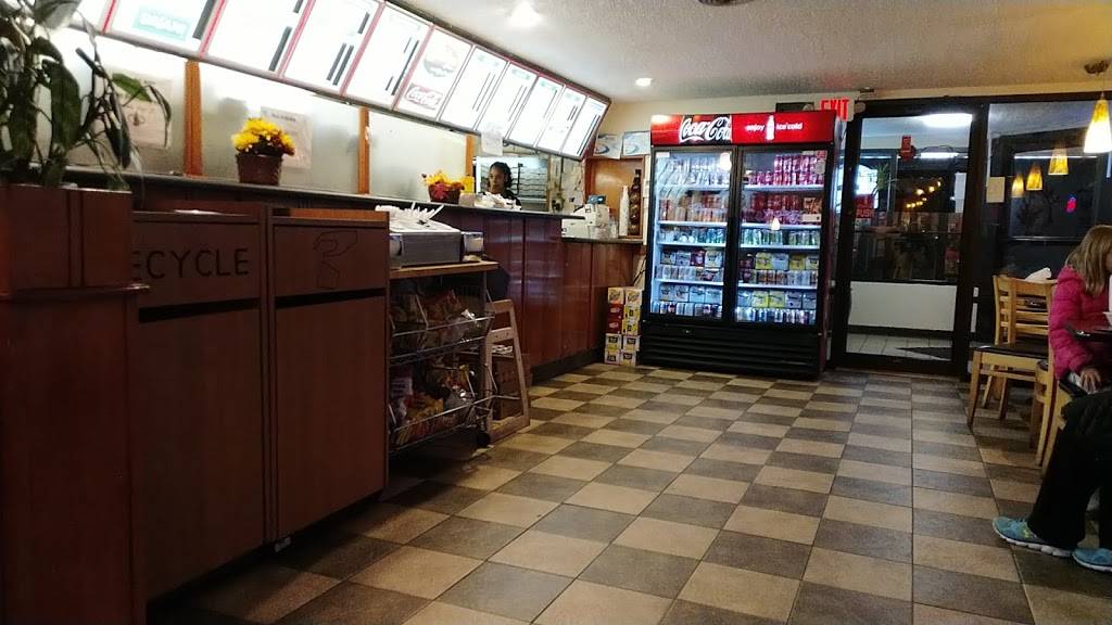 Milan Family Restaurant & Pizzeria | restaurant | 688 Rogers St, Lowell, MA 01852, USA | 9784538596 OR +1 978-453-8596