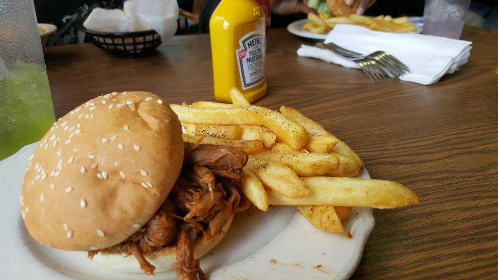 Big Meadows Wayside | restaurant | 51 Skyline Dr, Stanley, VA 22851, USA | 5409992211 OR +1 540-999-2211