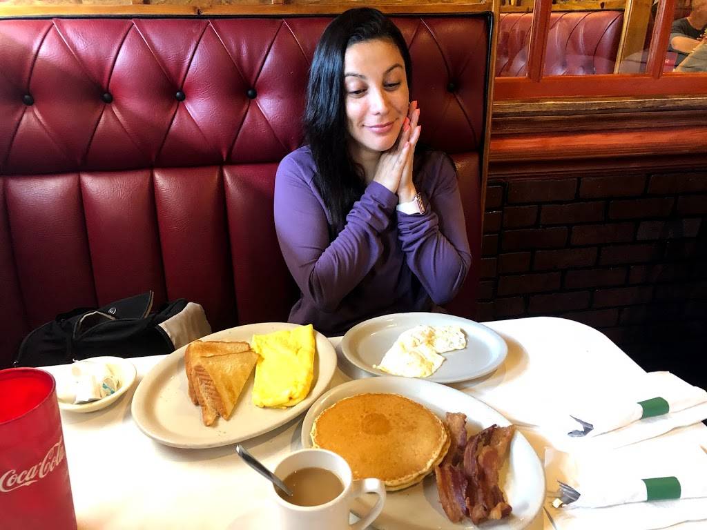 La Tia Mexican Restaurant | restaurant | 100 Hwy 52 W, Lafayette, TN 37083, USA | 6156666868 OR +1 615-666-6868