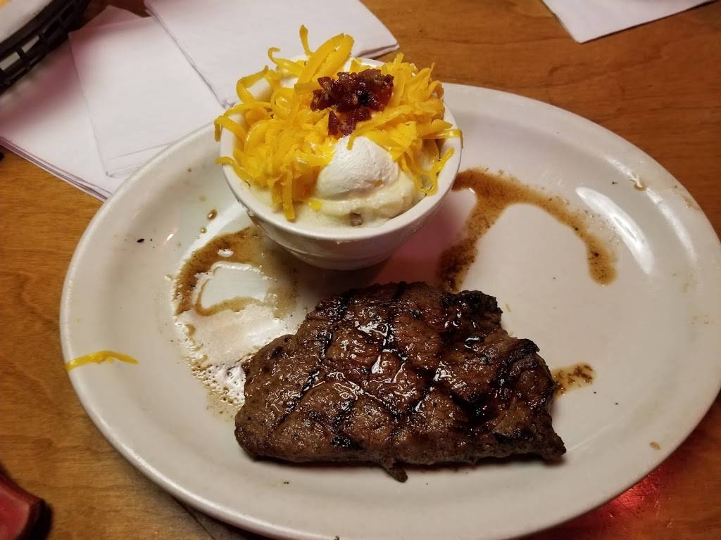 Texas Roadhouse | restaurant | 1736 Merritt Blvd, Dundalk, MD 21222, USA | 4102822310 OR +1 410-282-2310