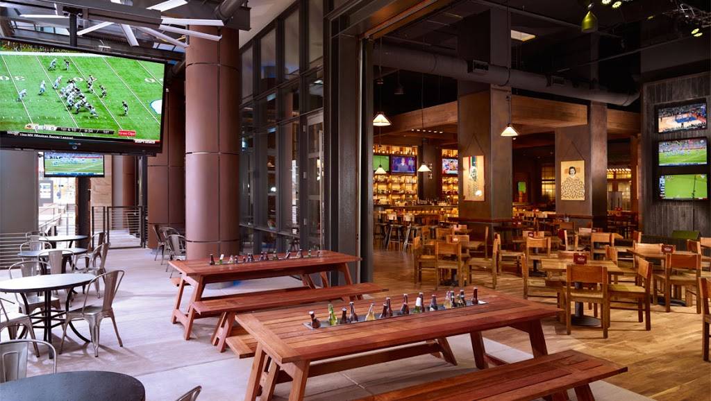 Barlines at Omni Nashville Hotel | restaurant | 250 5th Ave S, Nashville, TN 37203, USA | 6157825300 OR +1 615-782-5300