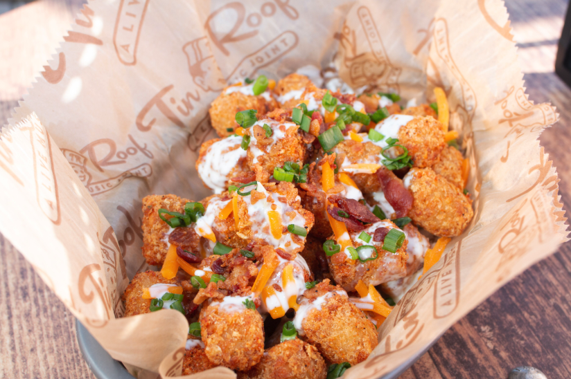 Tin Roof | restaurant | 210 E Trade St Suite 286, Charlotte, NC 28202, USA | 7049101330 OR +1 704-910-1330