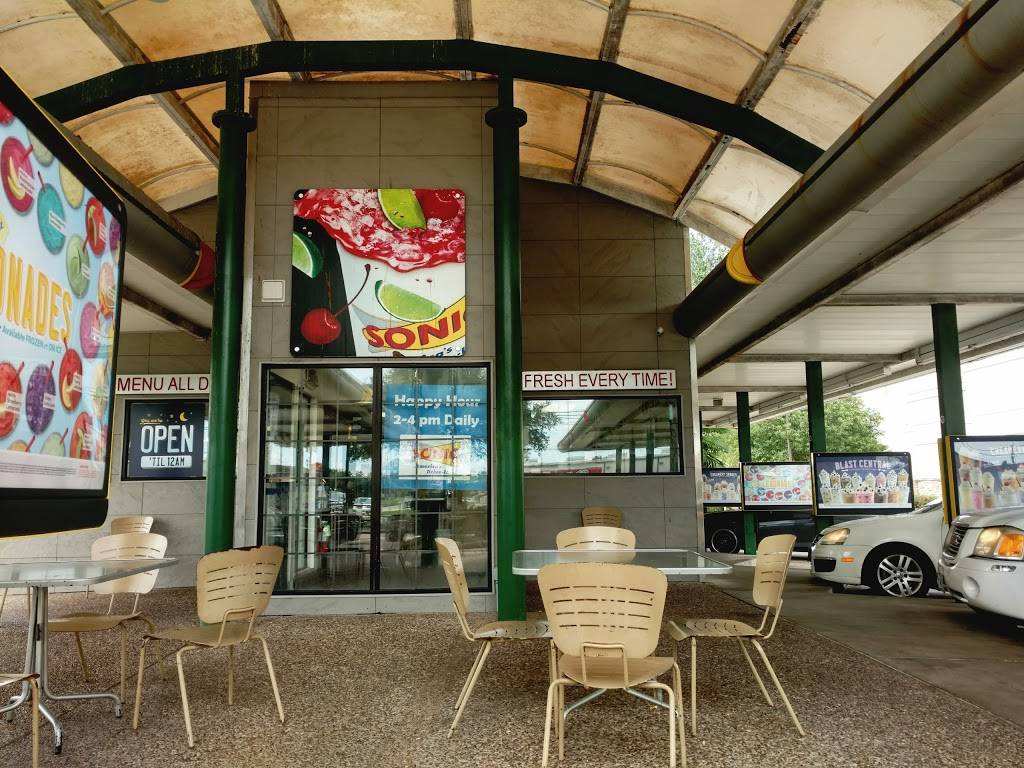 Sonic Drive-In | restaurant | 310 Bay Area Blvd, Webster, TX 77598, USA | 2813389931 OR +1 281-338-9931