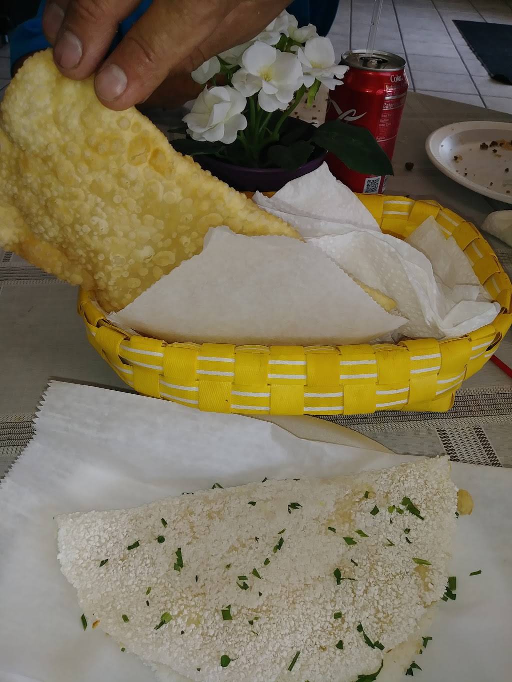 Buenavista Bakery & Cafe | restaurant | 17743 Saticoy St, Reseda, CA 91335, USA | 8183430663 OR +1 818-343-0663