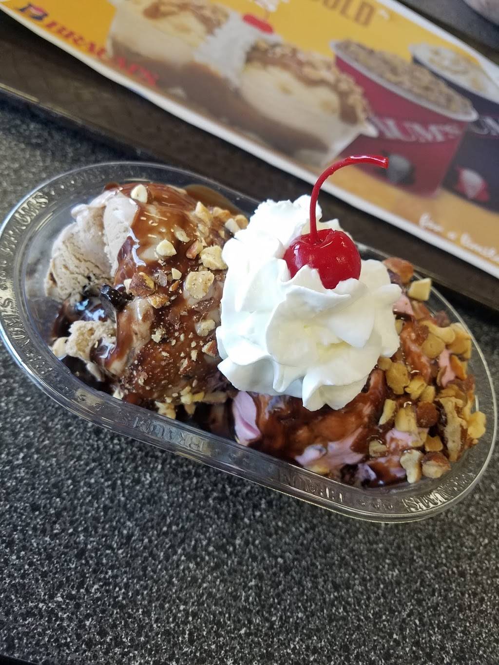 Braums Ice Cream & Burger Restaurant | restaurant | 5300 Matlock Rd, Arlington, TX 76018, USA | 8177848041 OR +1 817-784-8041