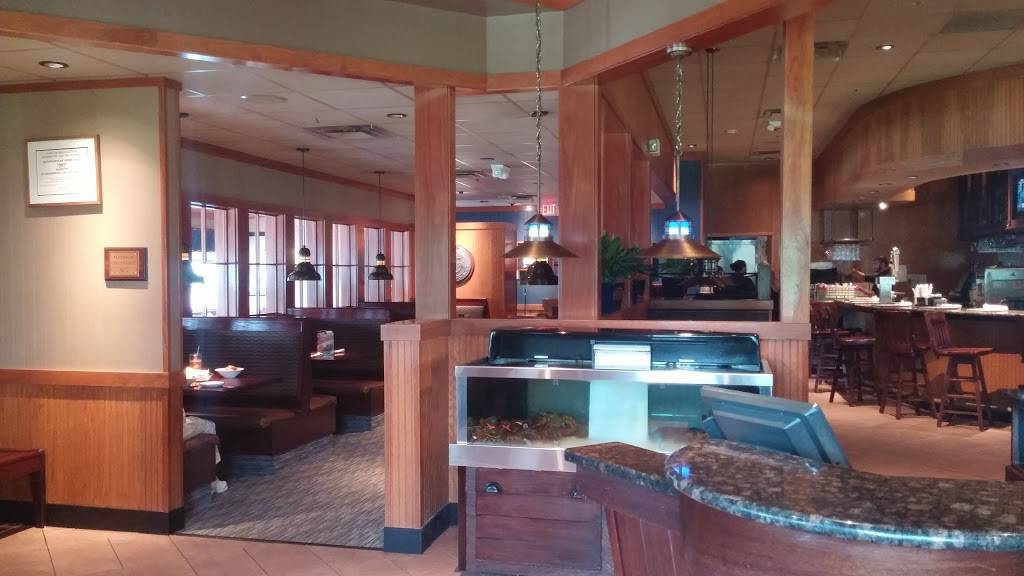 Red Lobster | restaurant | 5010 Express Dr S, Lake Ronkonkoma, NY 11779, USA | 6315802864 OR +1 631-580-2864