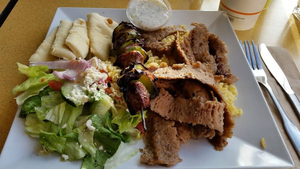 Daphnes | restaurant | 358 E H St #604, Chula Vista, CA 91910, USA | 6195850159 OR +1 619-585-0159