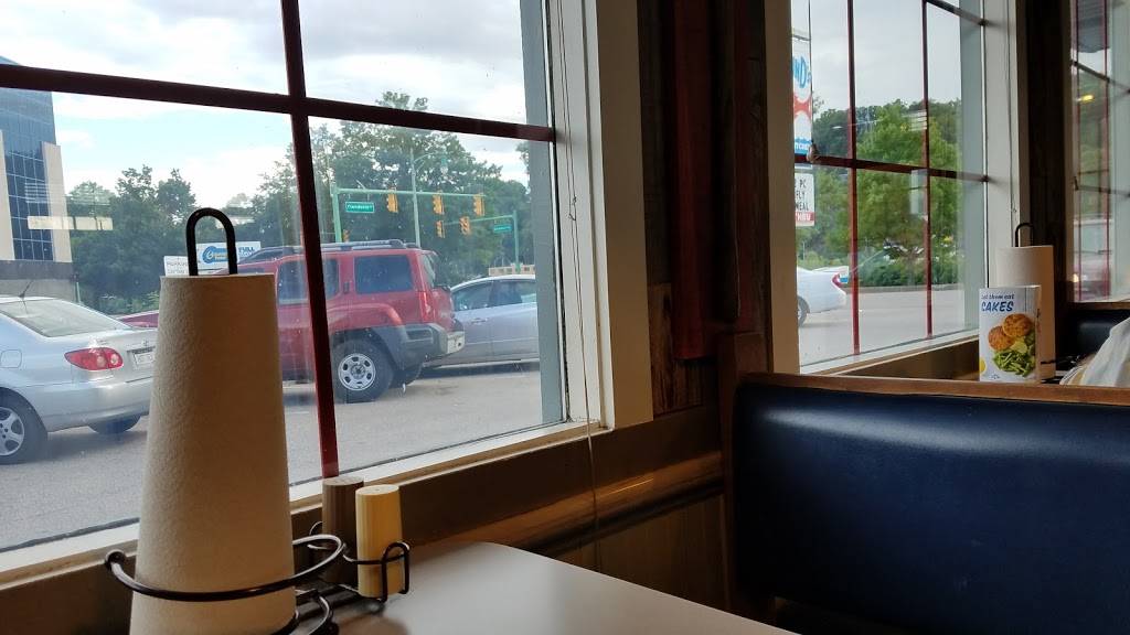 Captain Ds | restaurant | 114 Kanawha Blvd E, Charleston, WV 25301, USA | 3043425956 OR +1 304-342-5956