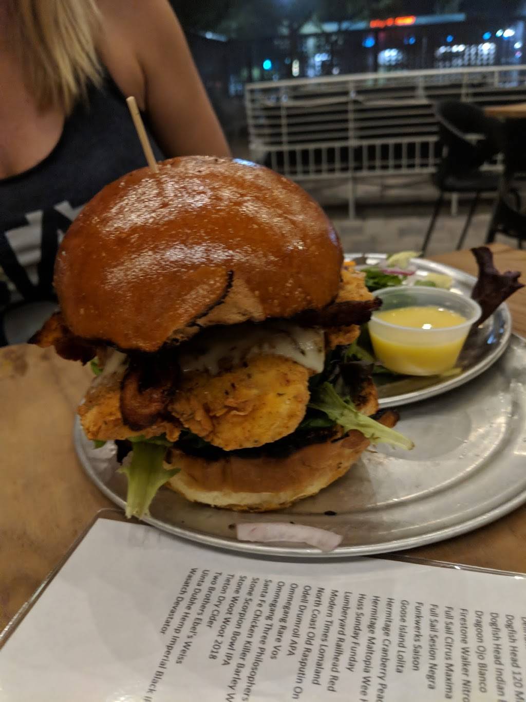 Angels Trumpet Ale House Arcadia | restaurant | 2339 N 44th St, Phoenix, AZ 85008, USA | 6026981234 OR +1 602-698-1234