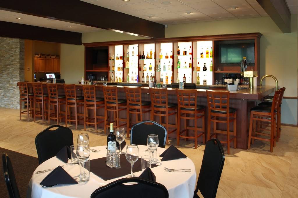 Old Hickory Golf Club | restaurant | W7596 WI-33, Beaver Dam, WI 53916, USA | 9208877179 OR +1 920-887-7179