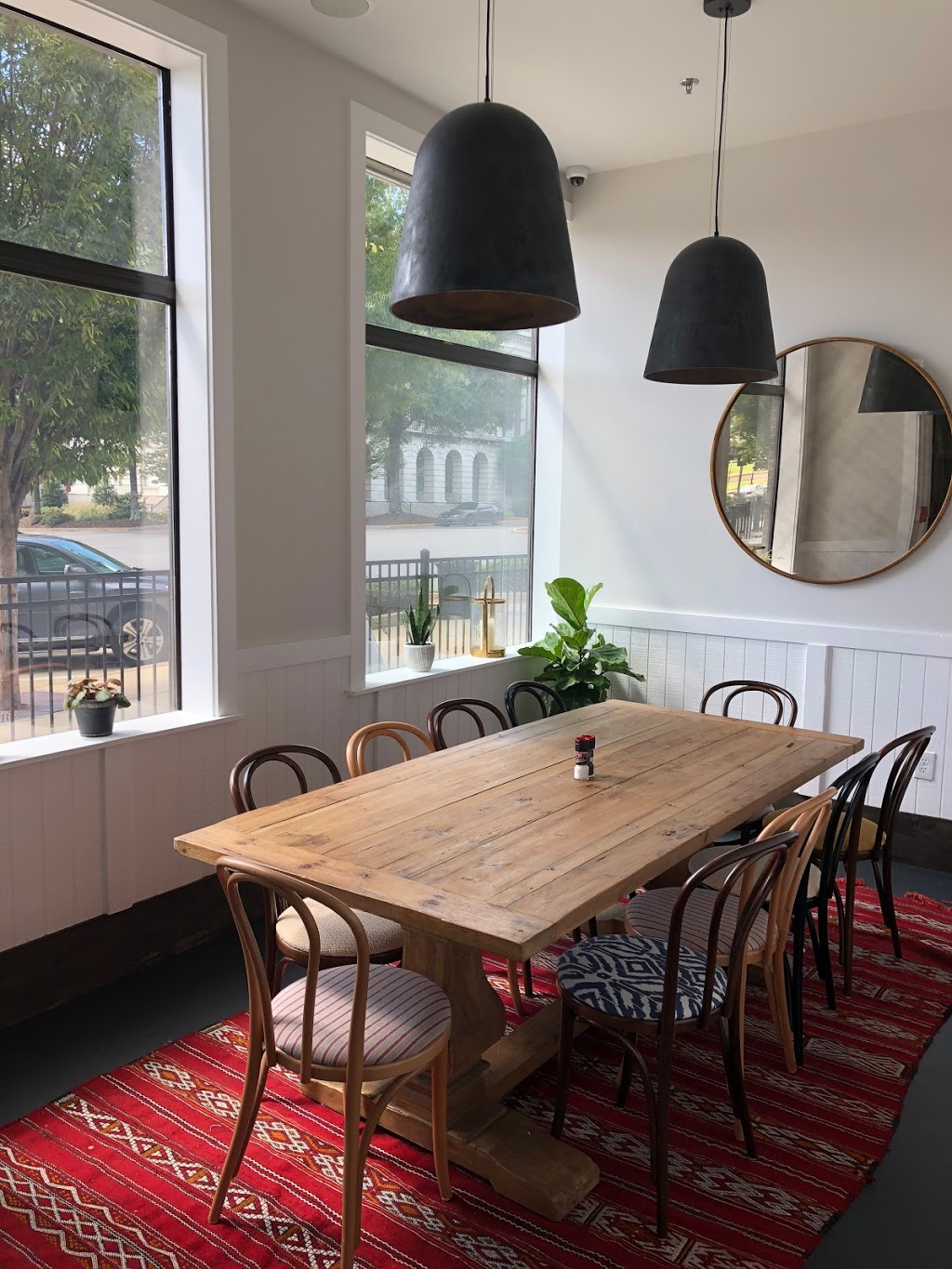 Real & Rosemary Tuscaloosa | restaurant | 2128 University Blvd, Tuscaloosa, AL 35401, USA | 2058612328 OR +1 205-861-2328