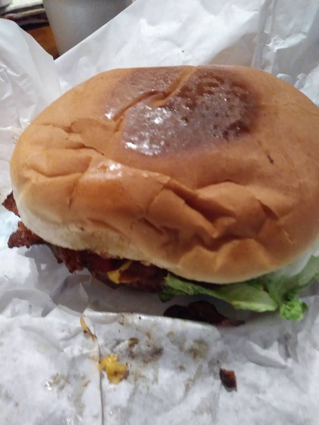 Ches Chicken & Burgers | restaurant | 1045, 4303 S Presa St, San Antonio, TX 78223, USA | 2105337989 OR +1 210-533-7989