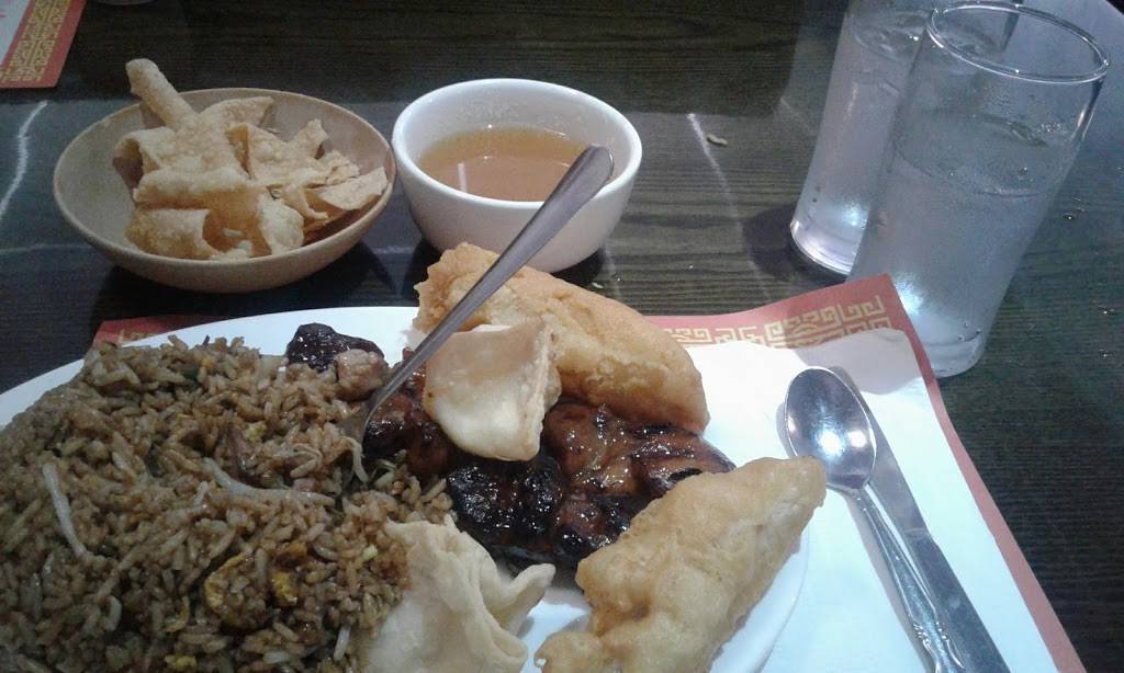 Peacock Chinese Restaurant | restaurant | 338 Cooley St, Springfield, MA 01128, USA | 4137839996 OR +1 413-783-9996