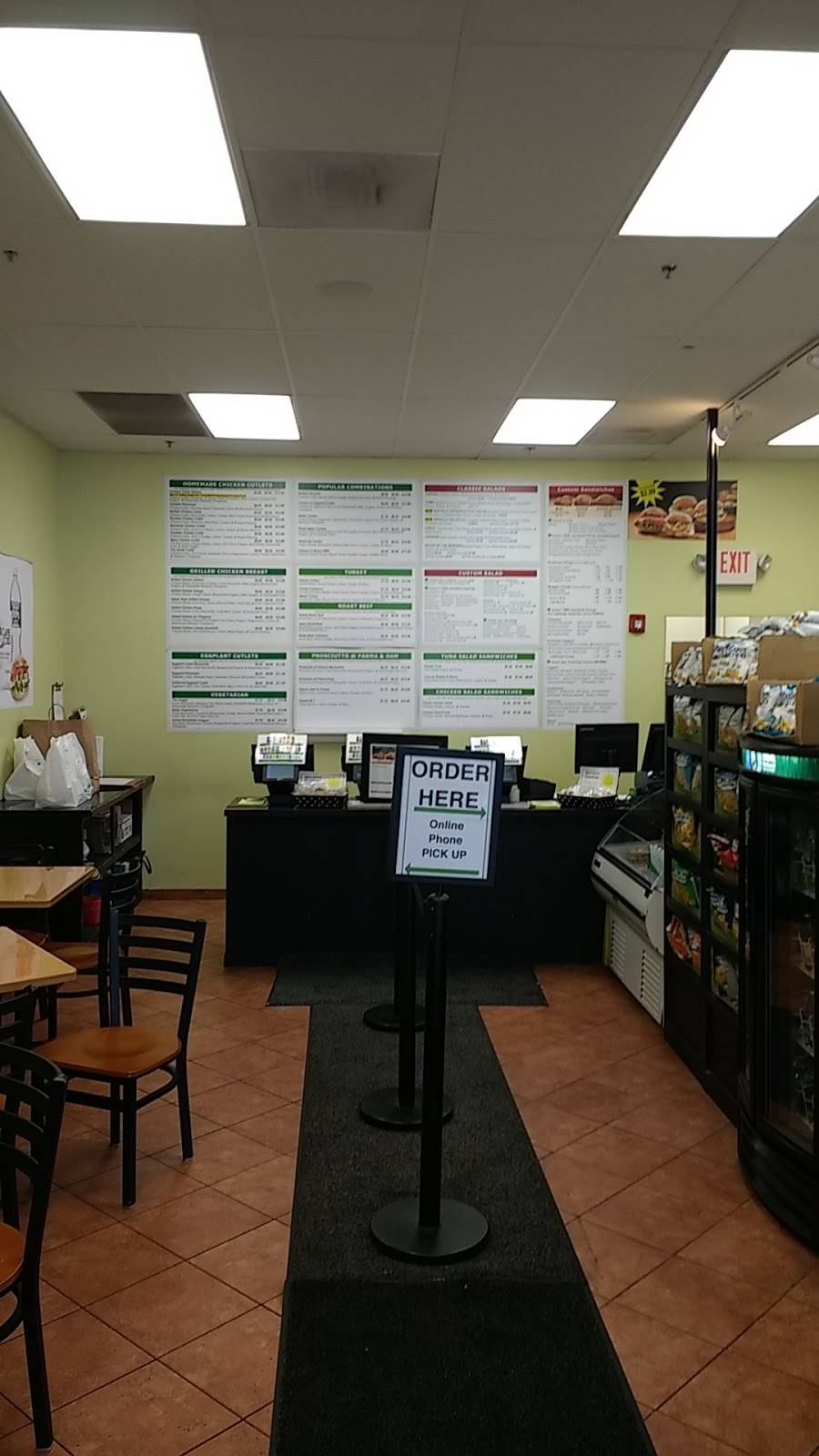 Super Sandwich | meal takeaway | 702 Bridgeport Ave, Shelton, CT 06484, USA | 2039440922 OR +1 203-944-0922