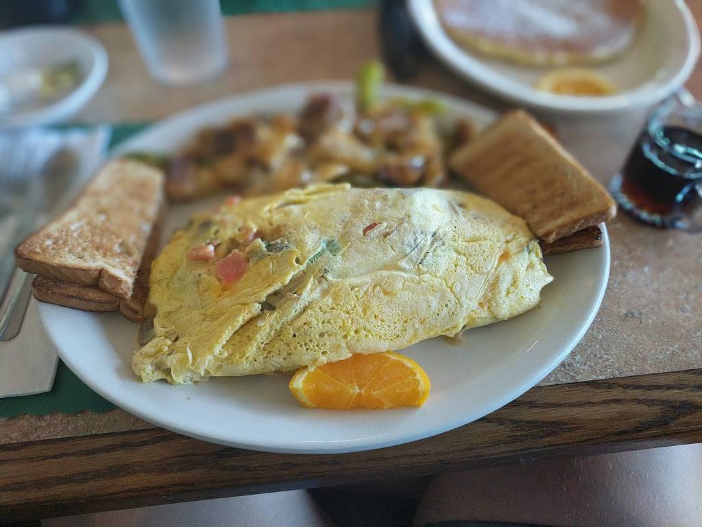 The Farmers Kitchen | restaurant | 444 NH-11, Farmington, NH 03835, USA | 6037559900 OR +1 603-755-9900