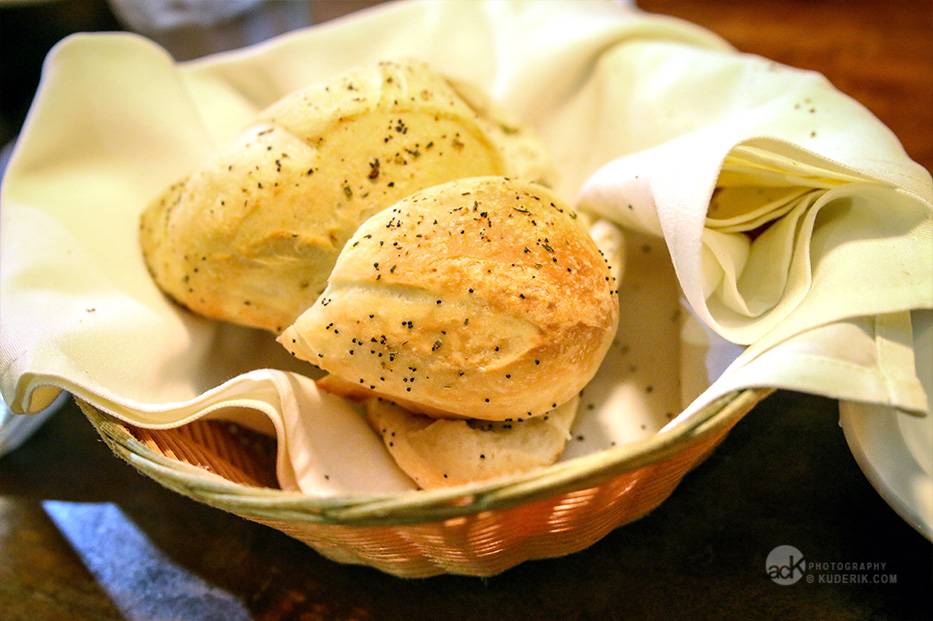 Rockys of Northville | restaurant | 41122 W Seven Mile Rd, Northville, MI 48167, USA | 2483494434 OR +1 248-349-4434