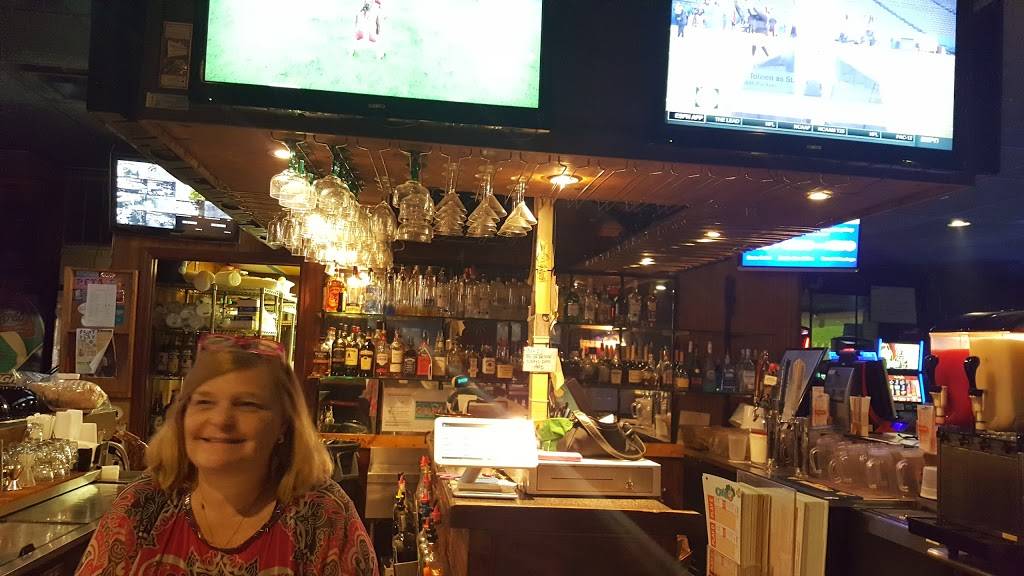 Q.Cs Bar & Grill | restaurant | 2200 Covington Hwy, Conyers, GA 30012, USA | 7707615580 OR +1 770-761-5580