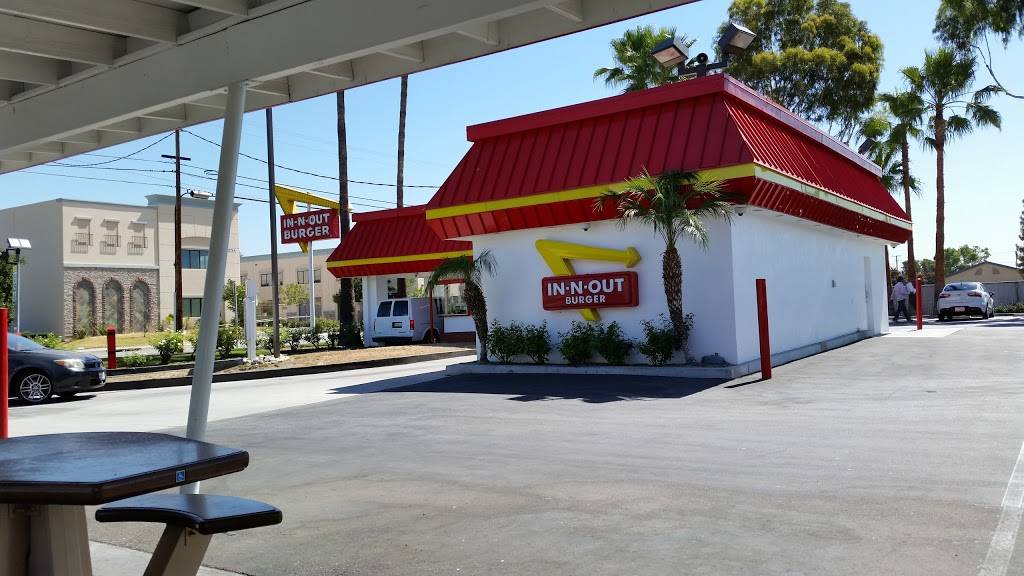 In-N-Out Burger | restaurant | 15610 W San Bernardino Rd, West Covina, CA 91790, USA | 8007861000 OR +1 800-786-1000