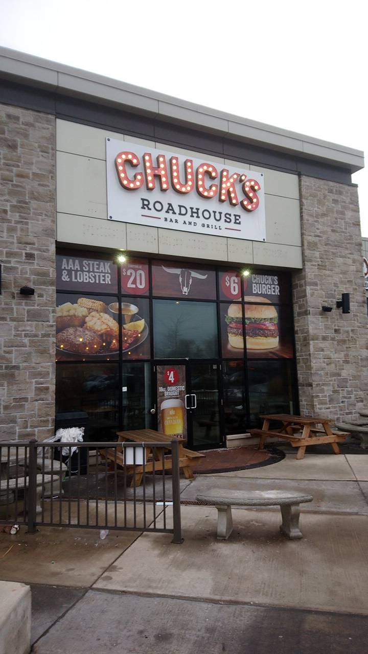 Chucks Roadhouse Bar & Grill | restaurant | 1 Steeles Ave E, Brampton, ON L6W 4J4, Canada | 9054515533 OR +1 905-451-5533