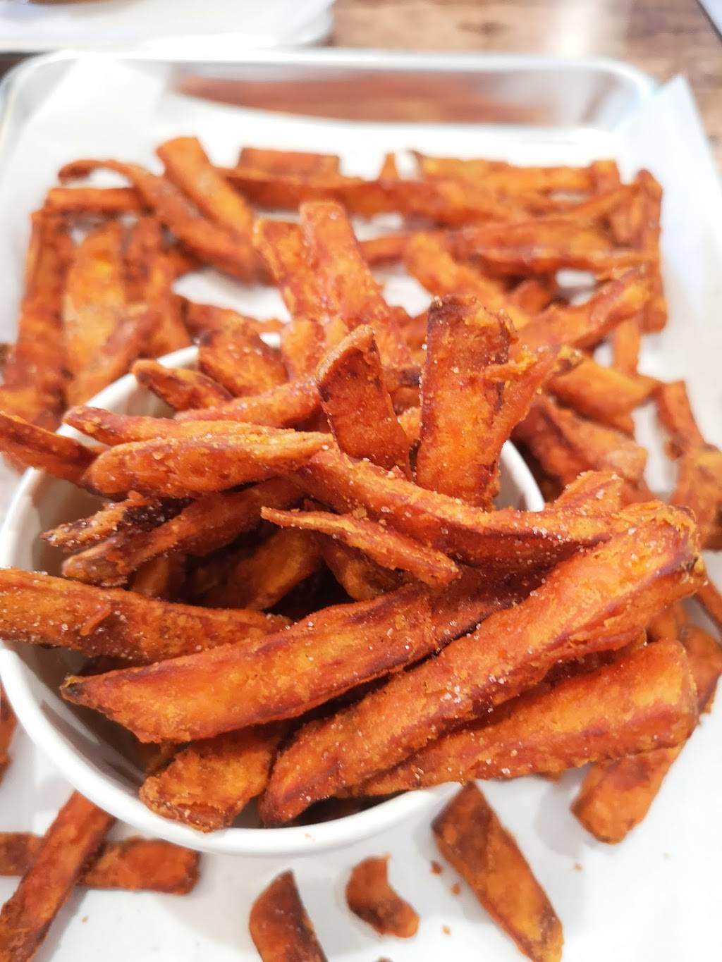 Wooboi Hot Chicken | restaurant | 139 Spring St #1, Herndon, VA 20170, USA | 7034353703 OR +1 703-435-3703