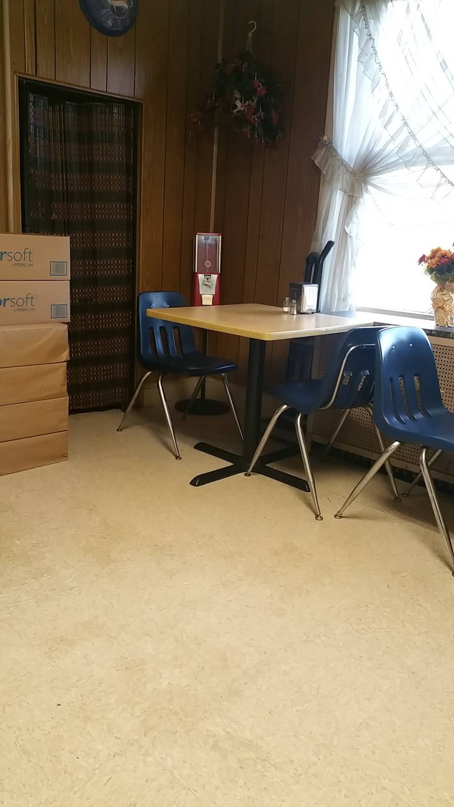 Lattanzio Sandwiches | meal takeaway | 2661, 3226 Kutztown Rd, Reading, PA 19605, USA | 6109212324 OR +1 610-921-2324