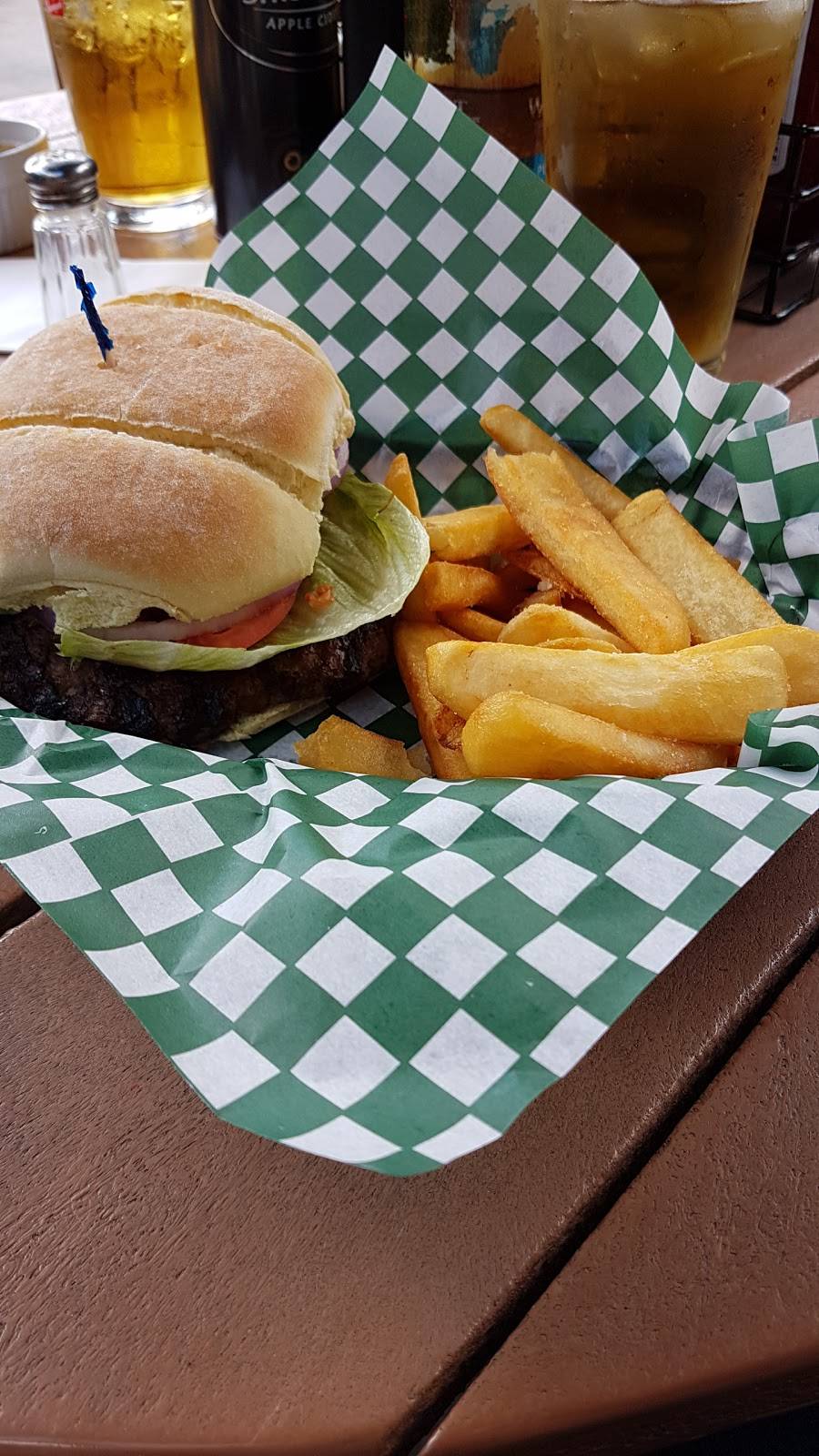 72 Bolton Sports Cafe | restaurant | 72 Bolton St, Bobcaygeon, ON K0M 1A0, Canada | 7057382900 OR +1 705-738-2900