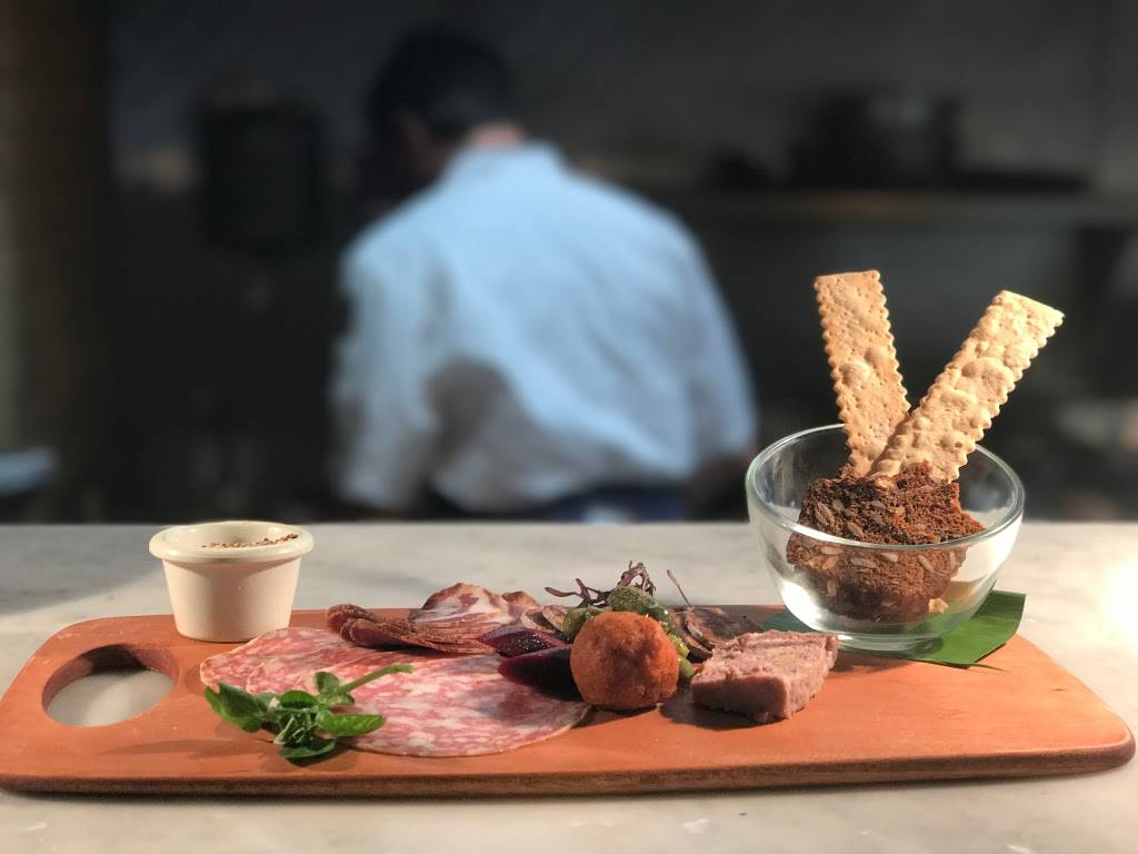 Rosewood Bar & Grill | restaurant | 28 S School St, Lodi, CA 95240, USA | 2093690470 OR +1 209-369-0470