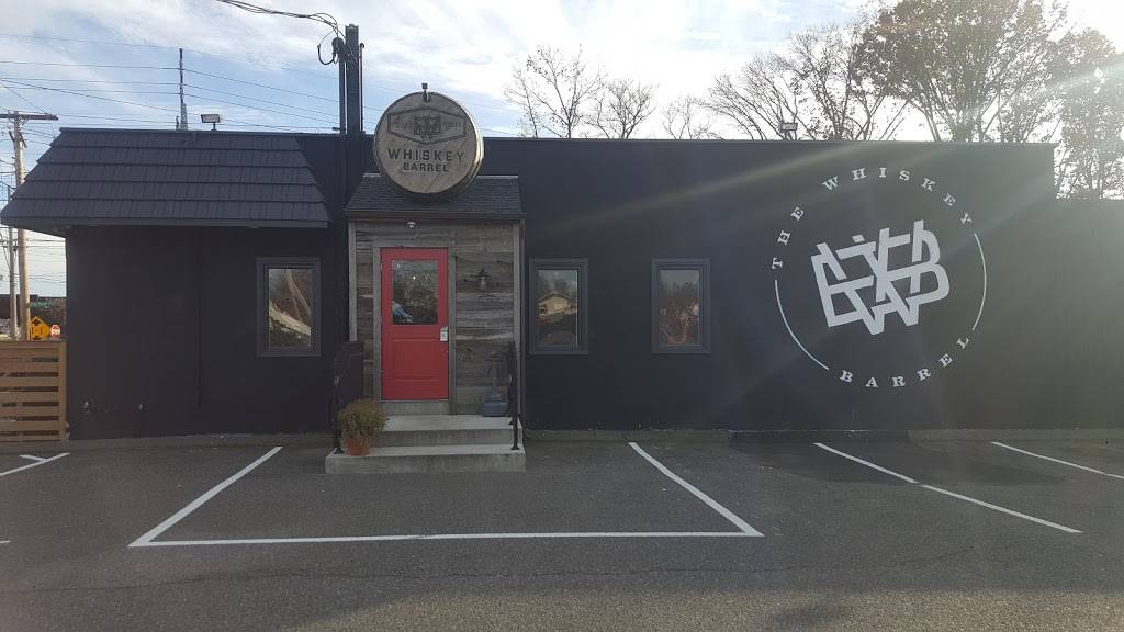 Whiskey Barrel | restaurant | 251 E Main St, Stratford, CT 06614, USA | 2033756800 OR +1 203-375-6800