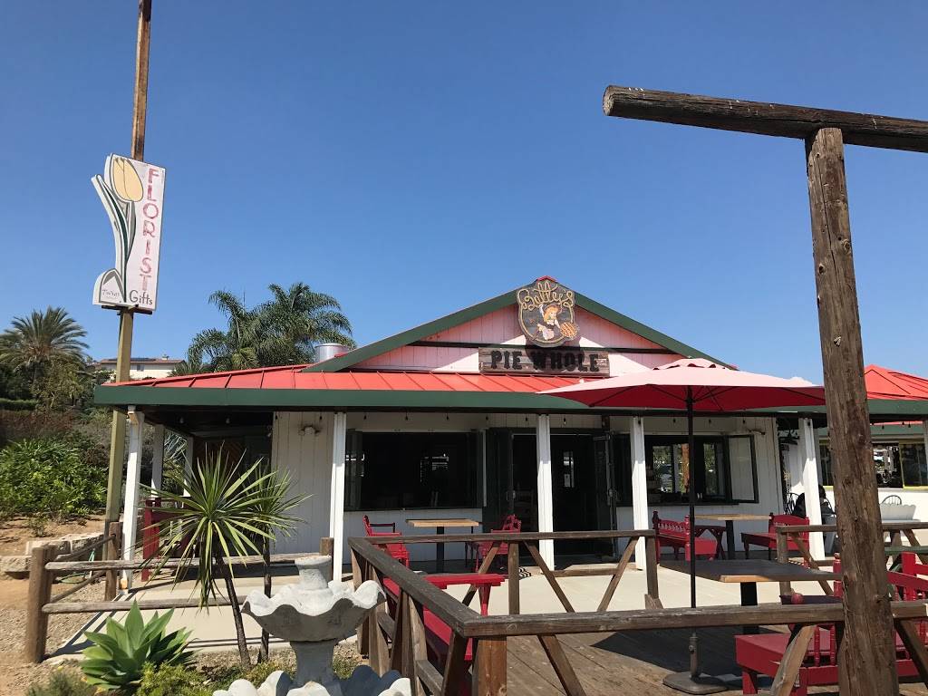 Bettys Pie Whole Saloon | restaurant | 114 N El Camino Real, Encinitas, CA 92024, USA | 7602306781 OR +1 760-230-6781