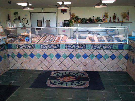 Kylers Catch Seafood Market | restaurant | 2 Washburn St, New Bedford, MA 02740, USA | 5089845150 OR +1 508-984-5150