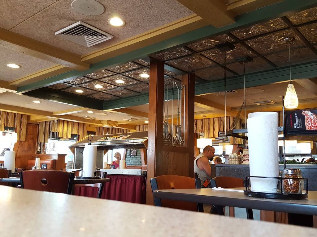 Pizza Hut | restaurant | 1116 W 7th St, Auburn, IN 46706, USA | 2609251286 OR +1 260-925-1286