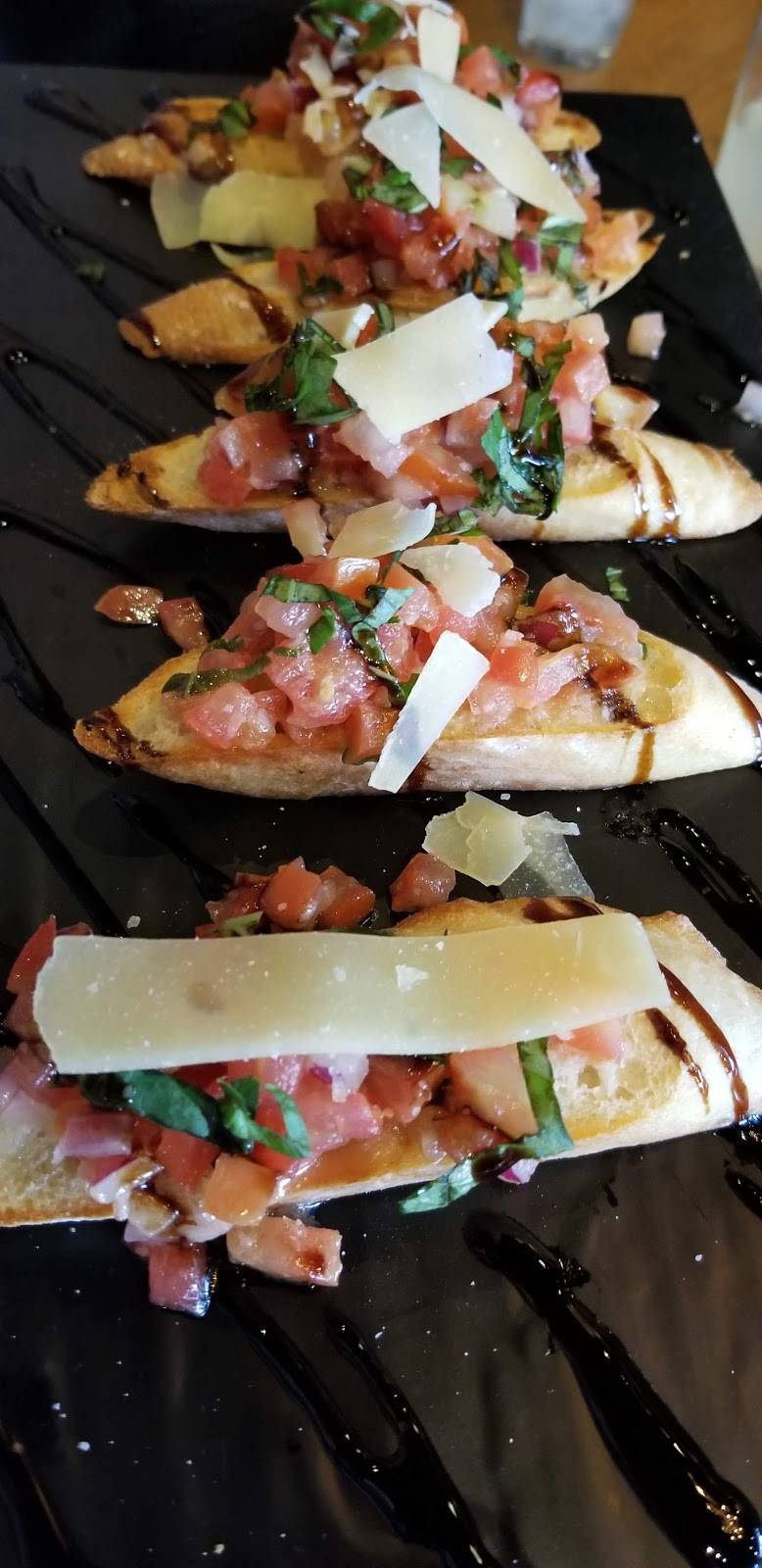 Glow Martini Lounge | night club | 20631 SR 410 East, Suite 301, Bonney Lake, WA 98391, USA | 2539877020 OR +1 253-987-7020