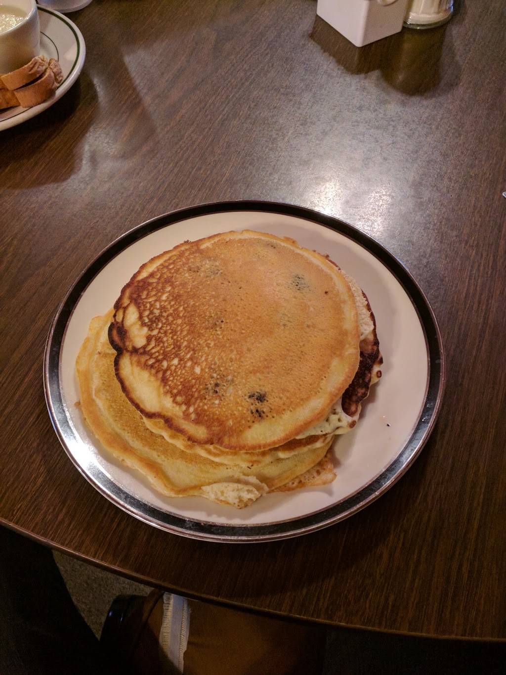 R Cafe | restaurant | 638 Main St, Genoa, OH 43430, USA | 4198554325 OR +1 419-855-4325