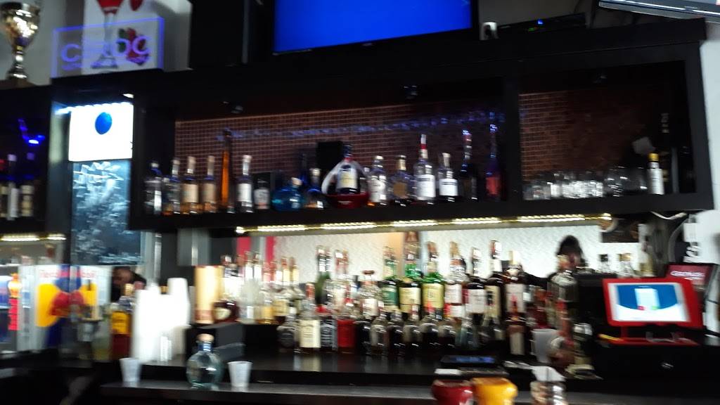 Swerve Grille | restaurant | 20126 Chagrin Blvd, Shaker Heights, OH 44122, USA | 2169916787 OR +1 216-991-6787