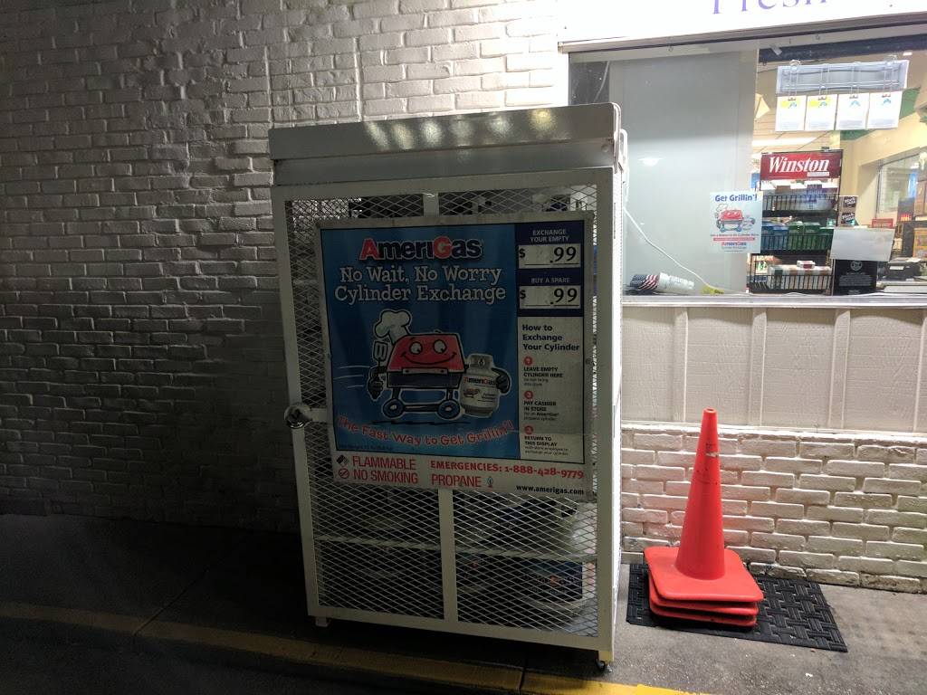 BP | restaurant | 700 US-24, Bartonville, IL 61607, USA | 3096971824 OR +1 309-697-1824