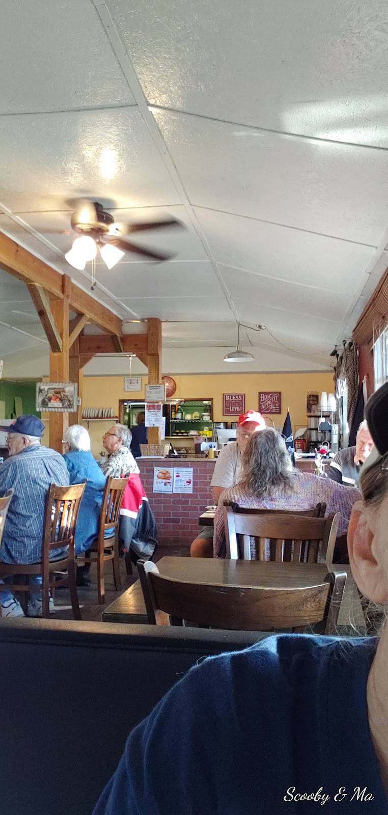 Kerns Family Kitchen | restaurant | 18976 FL-40, Silver Springs, FL 34488, USA | 3522894518 OR +1 352-289-4518