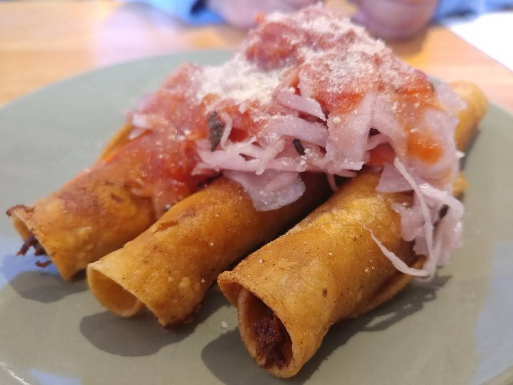 Bakery El Quetzal | restaurant | 2011 Lawrence Ave W #9, York, ON M9N 3V3, Canada | 4162454982 OR +1 416-245-4982