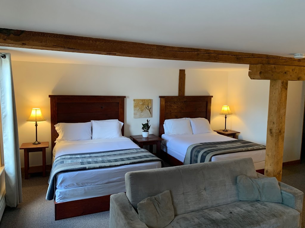 The Village Inn | restaurant | 606 VT-114, East Burke, VT 05832, USA | 8026263161 OR +1 802-626-3161