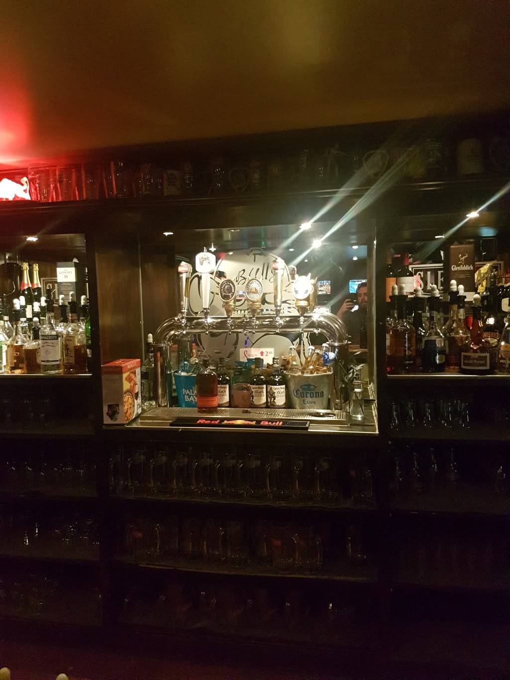 Bulls Bistro | meal takeaway | 2159 Avenue Notre Dame, Québec, QC G2E 3E8, Canada | 4188724731 OR +1 418-872-4731