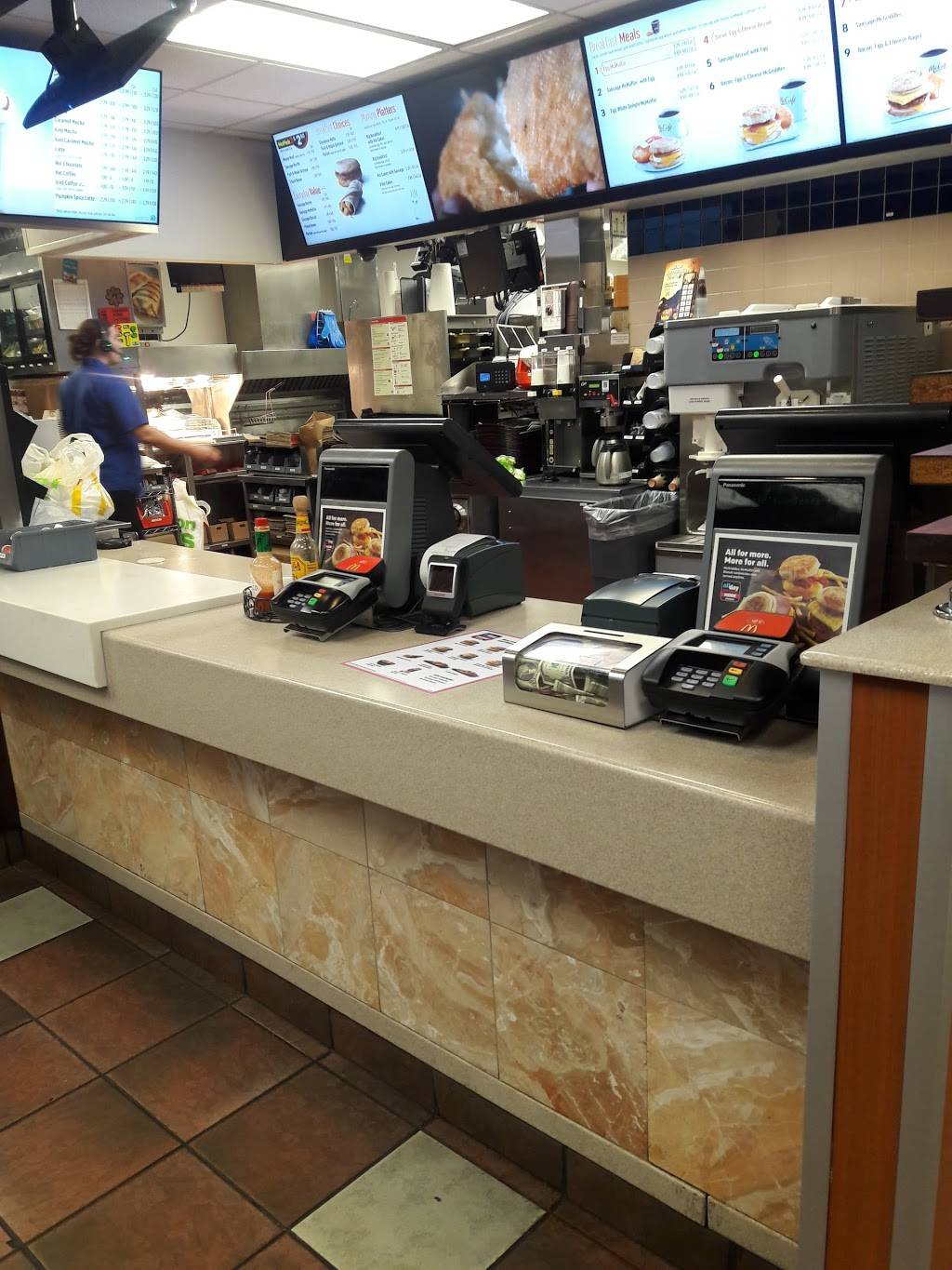 McDonalds | cafe | 2711 MacDade Boulevard, Holmes, PA 19043, USA | 6104618988 OR +1 610-461-8988